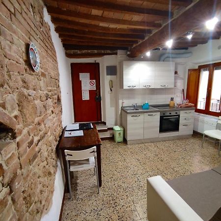 Casa Vicolo Delle Chiavi Apartamento Poggibonsi Exterior foto